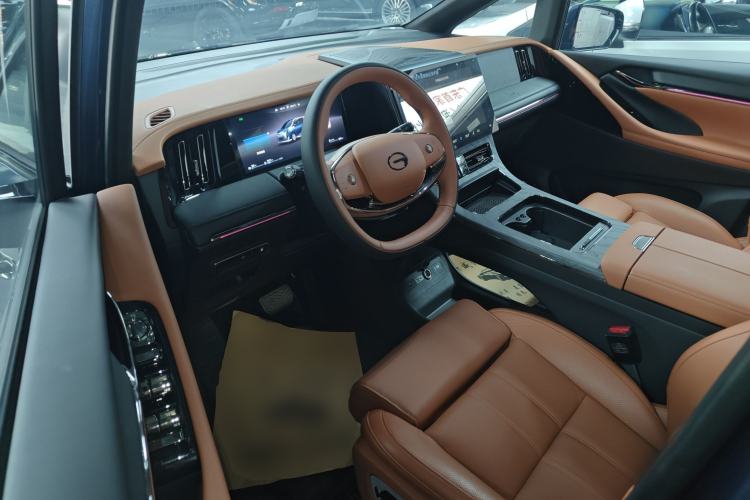 Used GAC Trumpchi Xiangwang M8 2025 Qiankun Series Pro Comfort Cabin