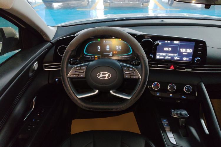 Used Hyundai Elantra 2023 1.5L CVT GLX Elite Edition Steering Wheel