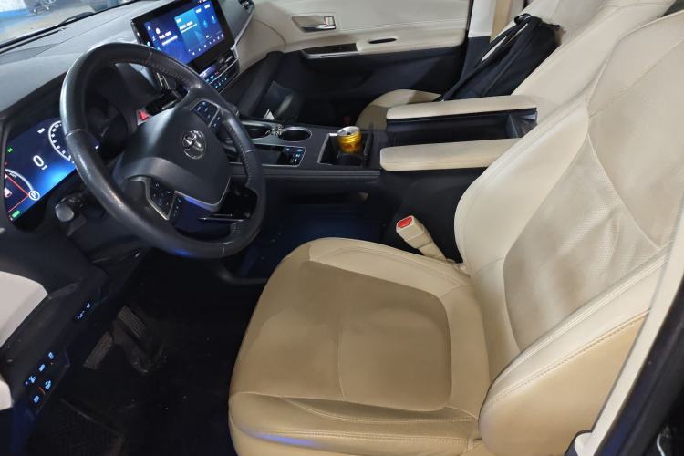 Used Toyota SIENNA 2021 2.5L Hybrid Ultimate Edition Left Front Seat