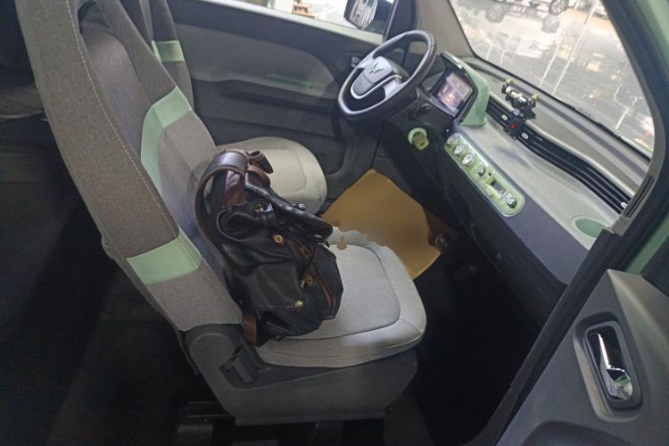 Used Wuling Hongguang MINIEV 2021 Macaron Premium Model – Lithium-NMC Right Front Seat