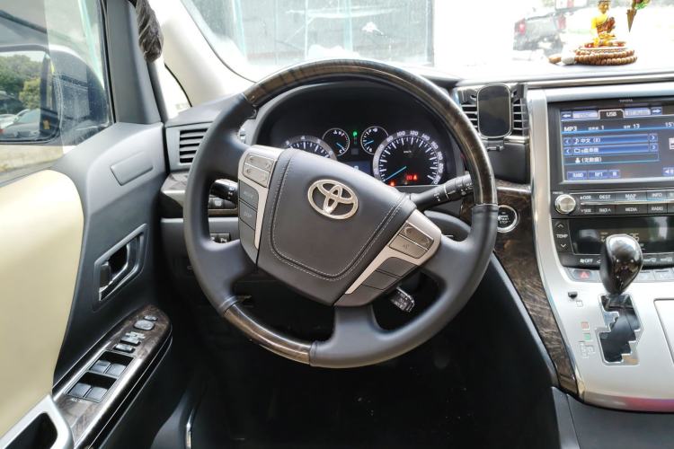 Used Toyota Alphard 2012 3.5L Luxury Edition
