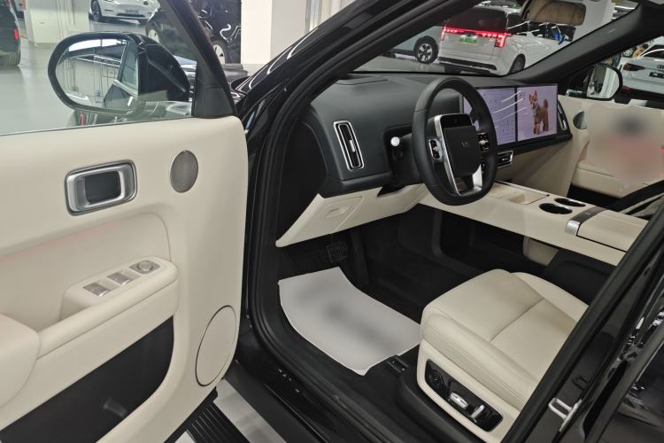 Used Li Auto L8 2023 Pro Model
