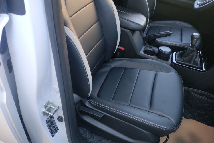 Used Wuling Zhengcheng 2021 1.5T Manual Luxury Version Right Front Seat