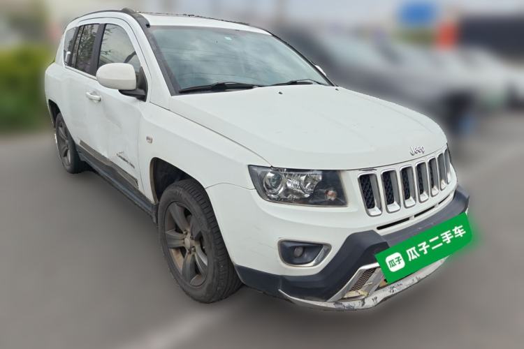Used Jeep Compass 2013 2.4L four-wheel-drive sport version Front Right 45 Deg