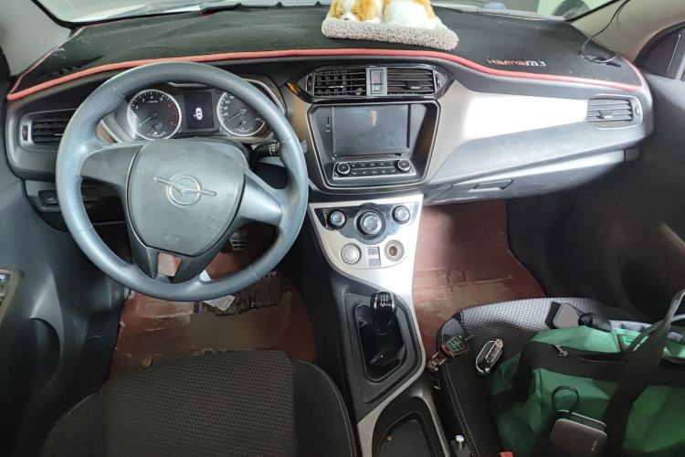 Used Haima M3 2016 1.5L Manual Comfort Model with Sunroof Center Console