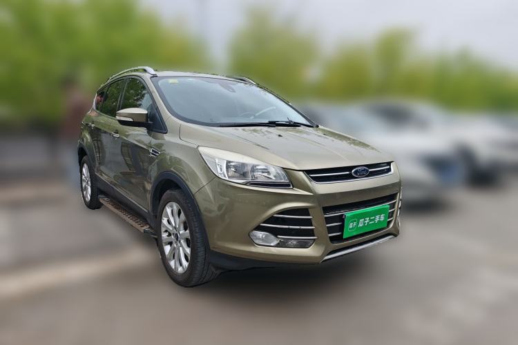 Used Ford Kuga 2013 1.6L GTDi 4x4 Elite Model Front Right 45 Deg