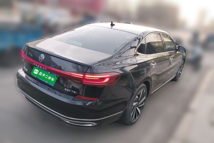 Used Volkswagen Passat 2022 330TSI Luxury Edition Rear Right 45 Deg