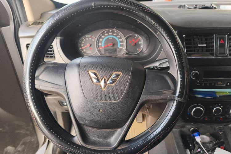Used Wuling Rongguang V 2019 1.5L Standard Version China VI LAR Steering Wheel