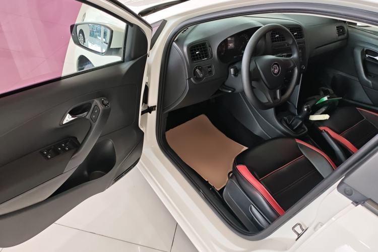 Used Volkswagen Polo 2016 1.4L Manual Fashion Model Driver Seat