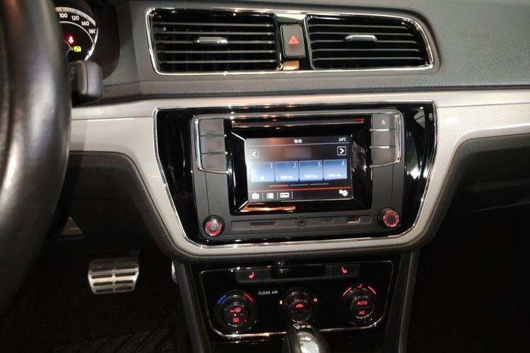 Used Volkswagen Cross Lavida 2016 230TSI DSG Luxury Edition