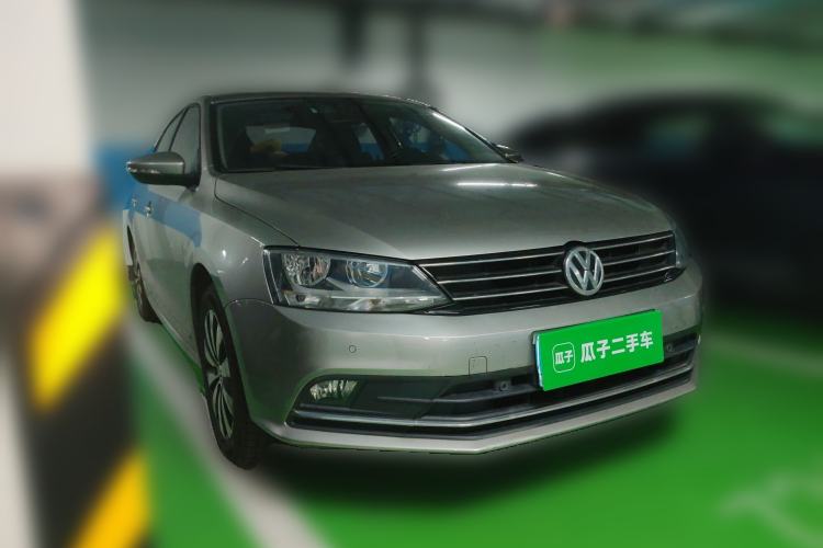 Used Volkswagen Sagitar 2015 230TSI Automatic Luxury Model
