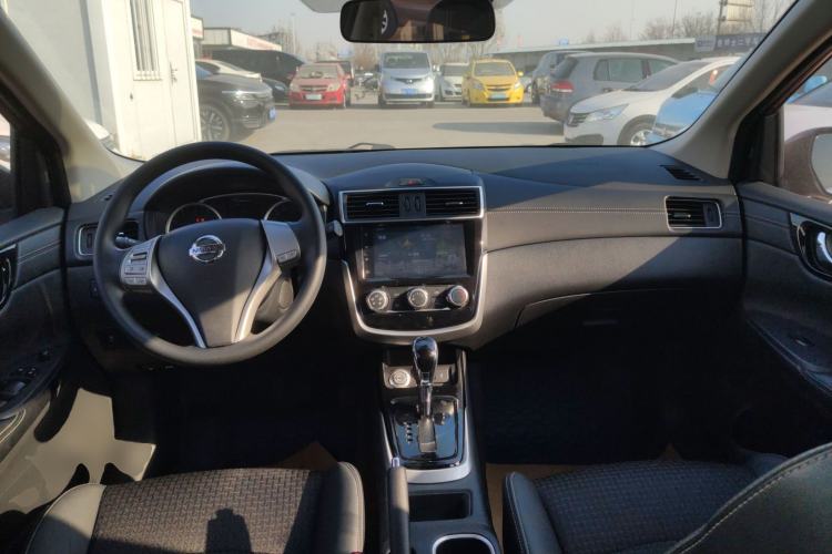 Used Nissan Tiida 2019 1.6L CVT Smart Enjoyment Version China VI Standard Center Console
