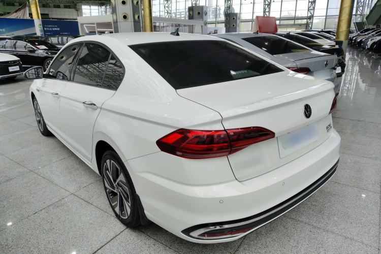 Used Volkswagen Bora 2023 300TSI DSG Prestige Edition
