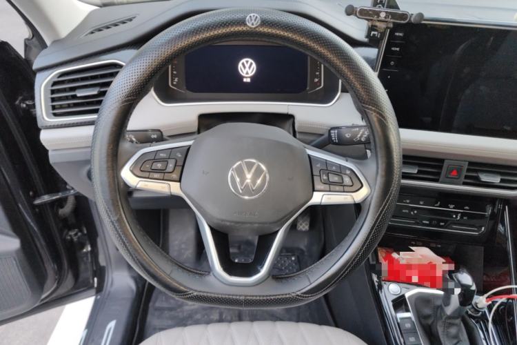 Used Volkswagen Tayron 2024 300TSI Two-Wheel-Drive Luxury Plus Advanced Version Steering Wheel