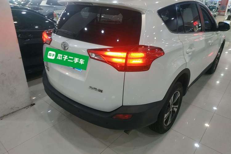 Used Toyota RAV4 2015 2.0L CVT Two-Wheel Drive Urban Edition
