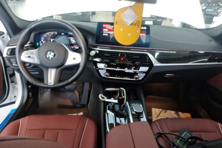 Used BMW 5 Series 2022 Second Facelift 525Li M Sport Package
