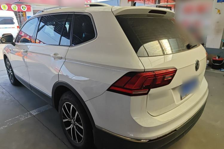 Used Volkswagen Tiguan L 2018 Facelift 330TSI Automatic Two-Wheel Drive Luxury Edition Rear Left 45 Deg