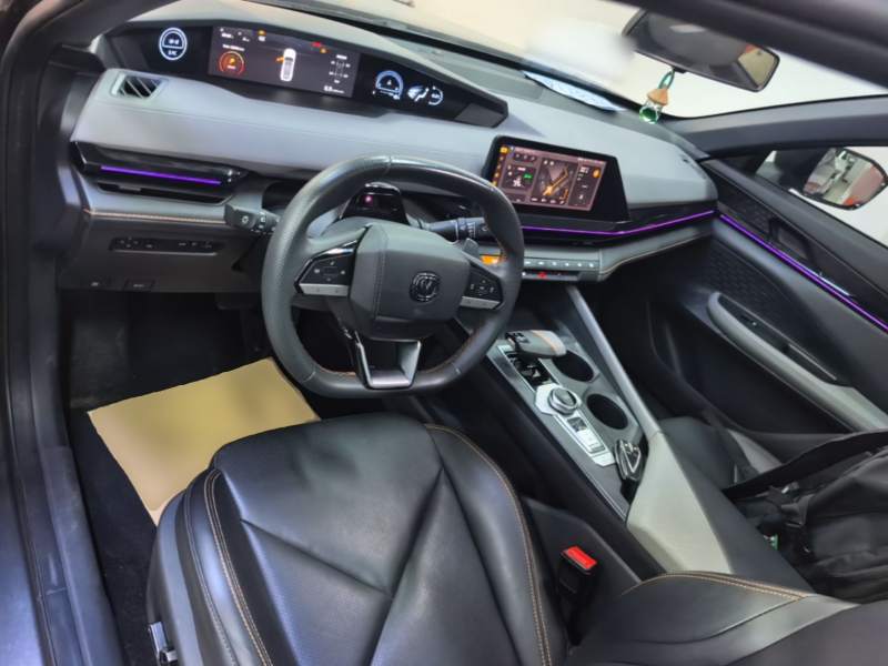 Used CHANGAN UNI-V 2022 1.5T Prestige Version — 9