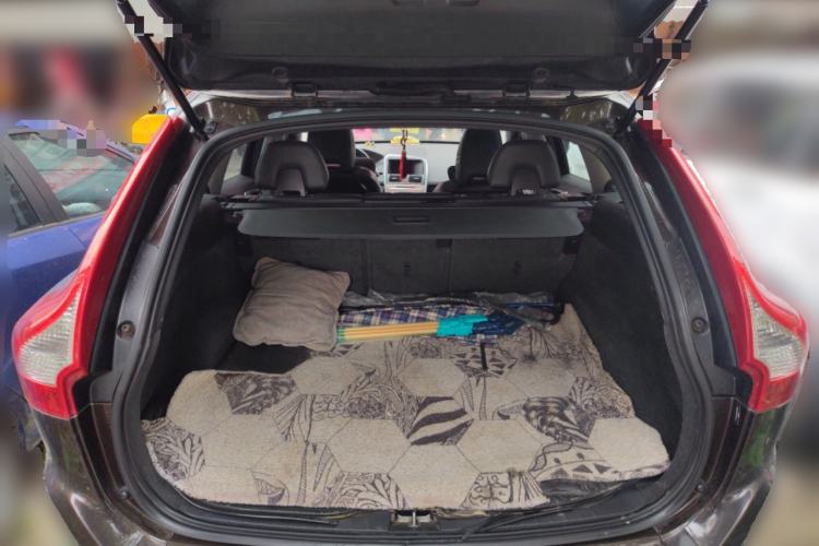 Used Volvo XC60 2017 T5 Smart Upgrade Edition Trunk