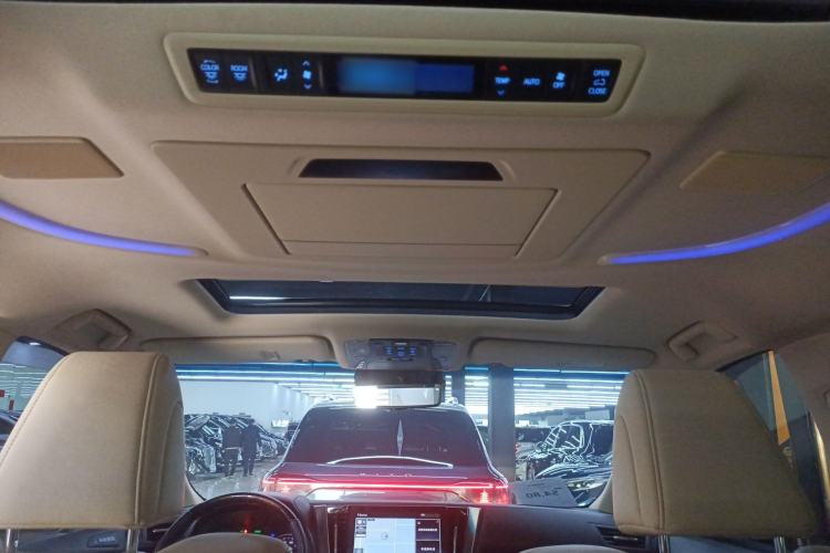 Used Toyota Vellfire 2023 Crown Dual-Engine 2.5L HV Prestige Edition
