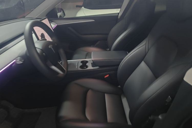 Used Tesla Model Y 2023 Rear-Wheel-Drive Version
