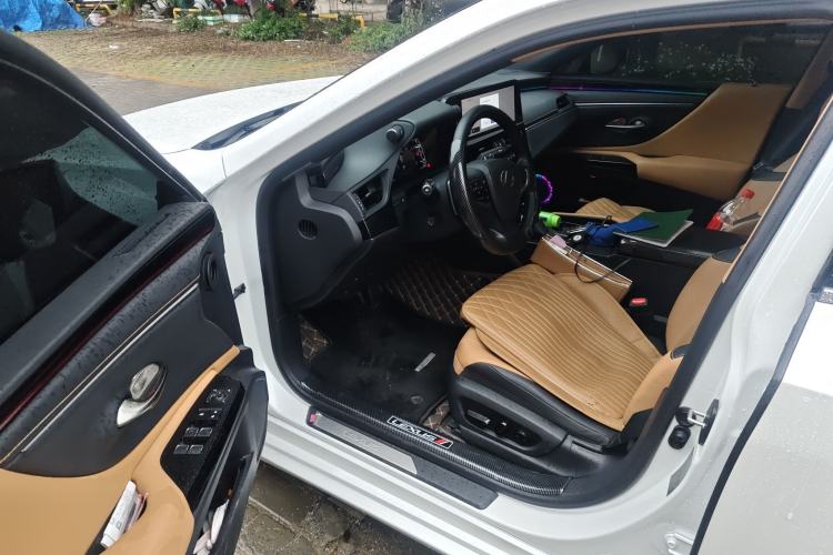 Used Lexus ES 2022 300h Excellence Edition
