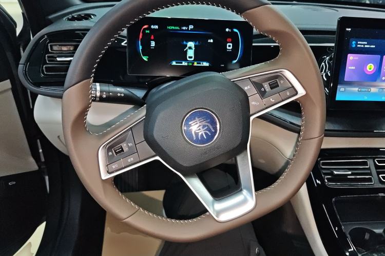 Used BYD Qin PLUS 2024 HONOR Edition DM-i 55KM Leading Model Steering Wheel