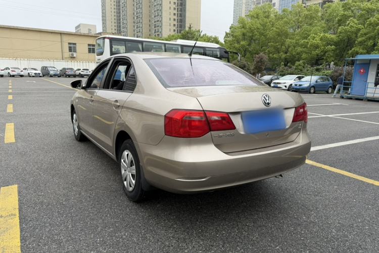 Used Volkswagen Jetta 2015 Value Edition 1.6L Manual Fashionable Style Exterior 7