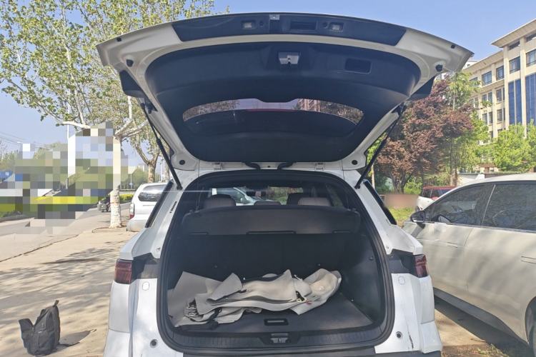 Used BYD Song Pro New Energy 2024 HONOR Edition DM-i 71KM Navigation Model Trunk