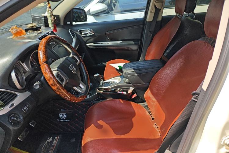 Used Dodge Journey 2013 2.4L Two-Wheel Drive Luxury Version