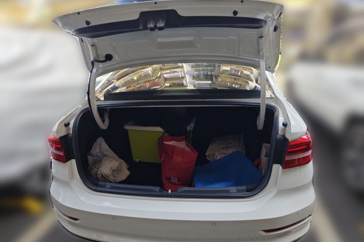 Used Volkswagen Lavida 2019 1.5L Automatic Comfort Edition China VI Standard Trunk