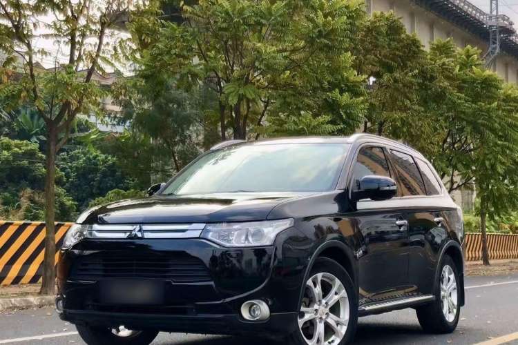Used Mitsubishi Outlander 2014 2.4L 4x4 Deluxe Value Edition 5 Seats