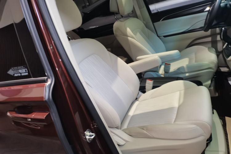 Used Buick GL8 2022 ES Landtrek 653T Comfort Edition