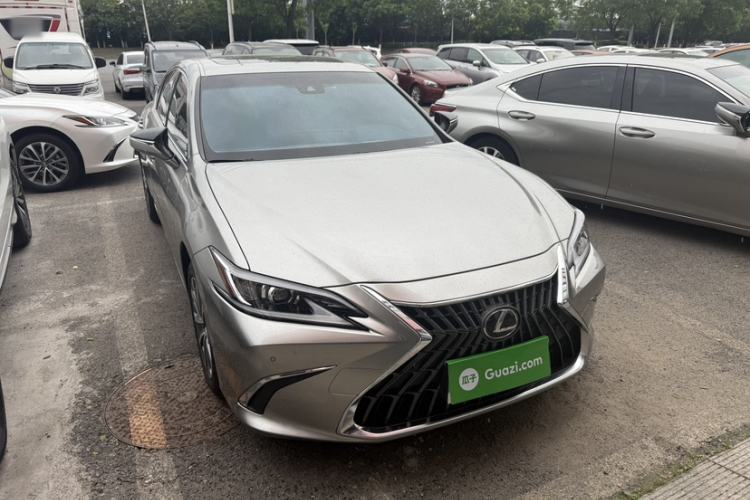 Used Lexus ES 2021 200 Excellence Edition
