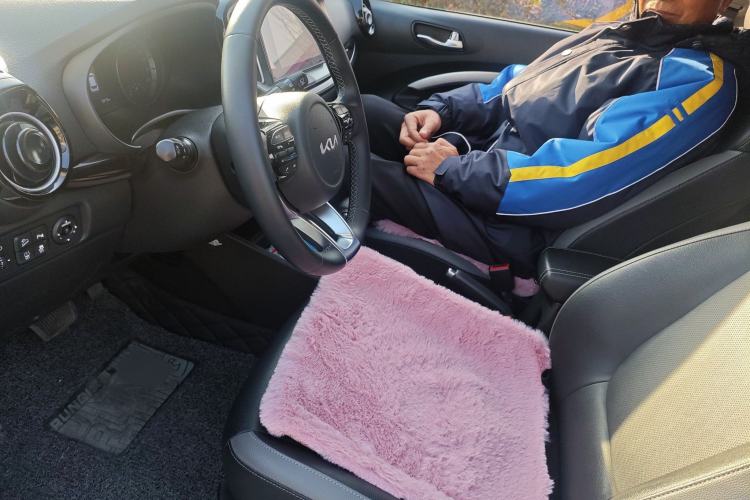 Used Kia kx1 Stonic 2021 1.4L CVT Fun & Sunroof Model
