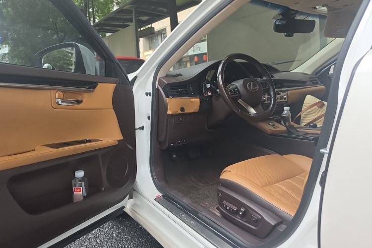 Used Lexus ES 2015 200 Comfort Edition
