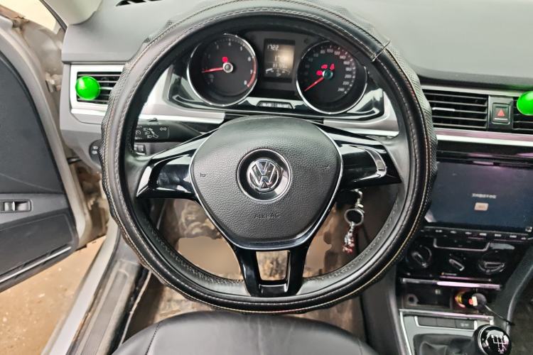 Used Volkswagen Bora 2016 1.6L Manual Comfort Model Steering Wheel