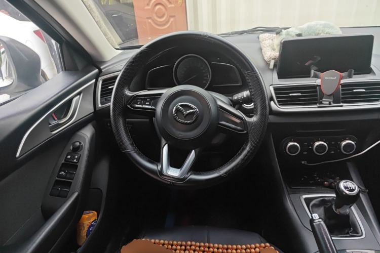 Used Mazda 3 Axela 2017 Sedan 1.5L Manual Comfort Model Emission Standard China V Steering Wheel