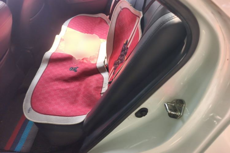 Used Toyota Levin 2017 Revised Dual-Engine 1.8H GS E-CVT Elite Sunroof Version China V Standard Left Rear Seat