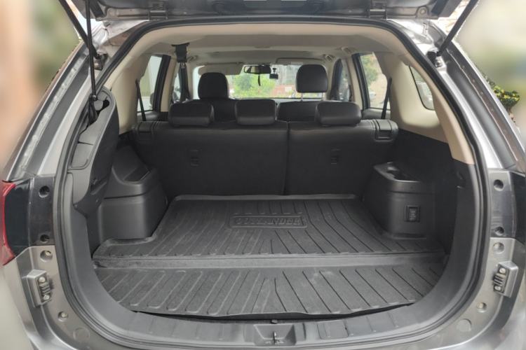 Used Mitsubishi Outlander 2019 2.4L 4x4 Zhi Xiang Edition 5 Seats China V Emission Standard Trunk