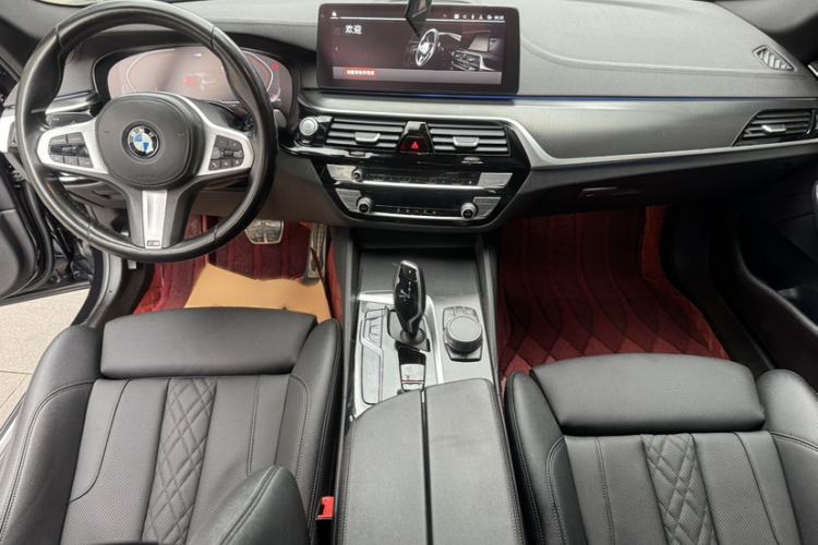 Used BMW 5 Series 2022 525i M Sport Package Interior 4
