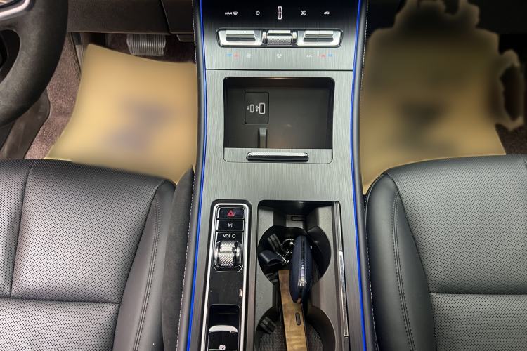 Used Lincoln Corsair 2024 1.5T Two-Wheel Drive Deluxe Hybrid Version Interior 5