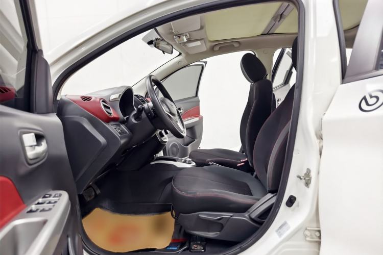 Used CHANGAN Benni 2015 1.4L IMT Sunroof Version China IV Standard
