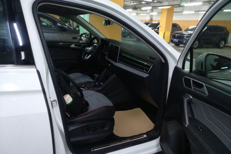 Used Volkswagen Tiguan L 2023 Facelift 380TSI Automatic All-Wheel Drive R-Line Flagship 7-Seater