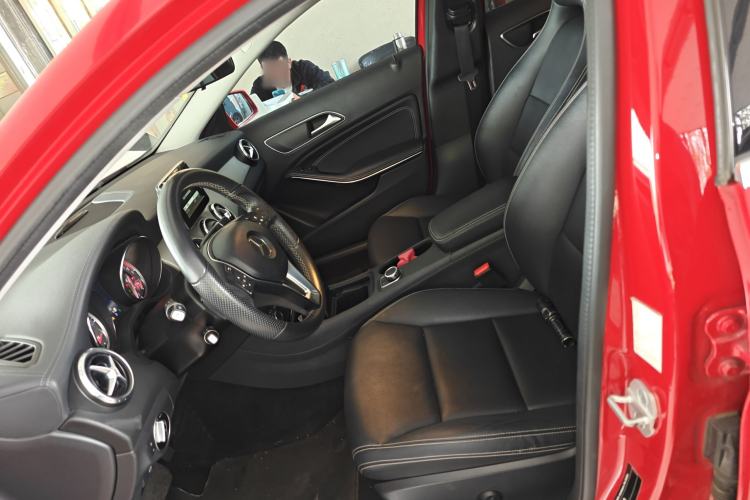 Used Mercedes-Benz GLA 2015 GLA 200 Fashion Model Left Front Seat