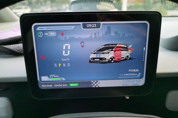 Used SAIC MAXUS Dana V1 2024 V1 Short Wheelbase Low-Roof Multi-Function Version (51 kWh)