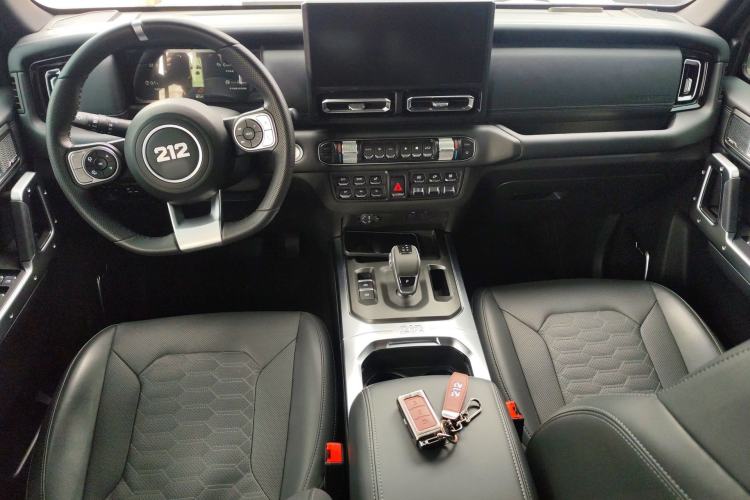 Used 212 T01 2024 2.0T Explorer Center Console