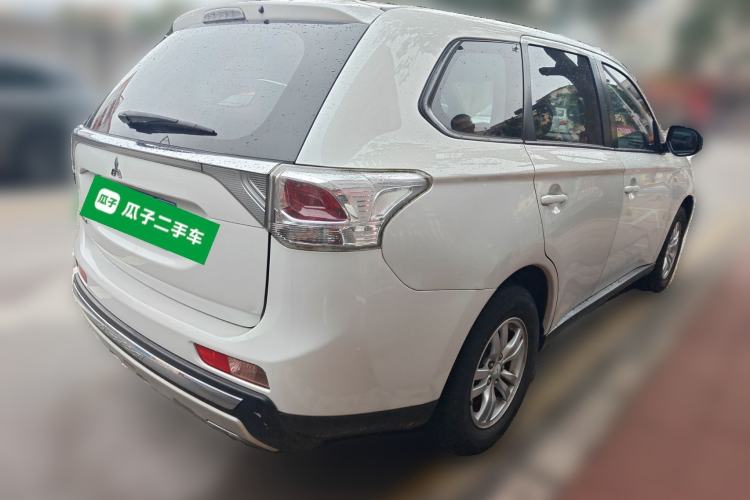 Used Mitsubishi Outlander 2013 2.0L Two-Wheel Drive Sport Navigation Version 5 Seats