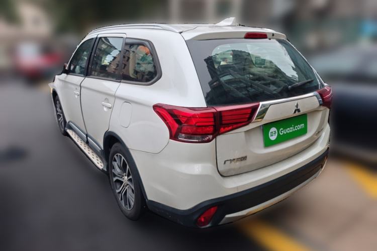 Used Mitsubishi Outlander 2018 2.0L Two-Wheel Drive Glory Edition 5 Seats