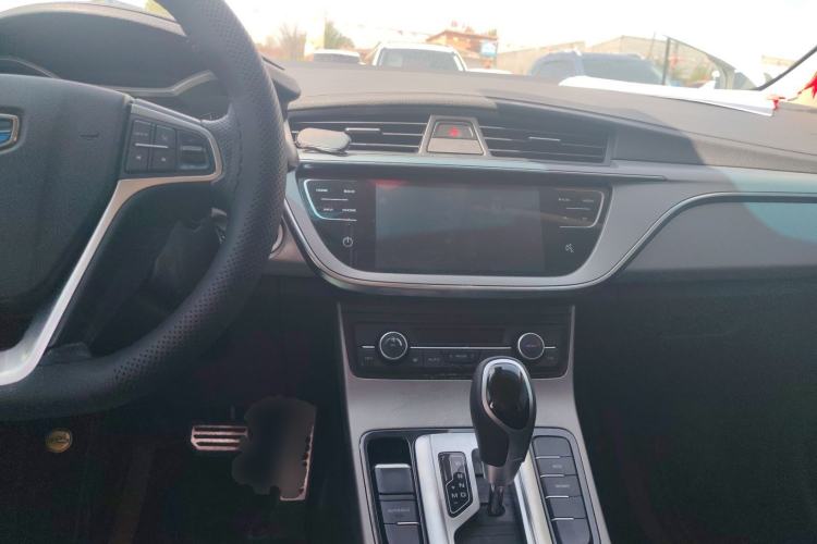 Used Geely Auto Emgrand GS 2018 Lingchao Edition 1.4T Automatic LingShang Smart Connectivity Model Center Console